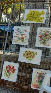 Lire la suite à propos de l’article panneau d’exposition motifs floraux aquarelle et technique mixte
